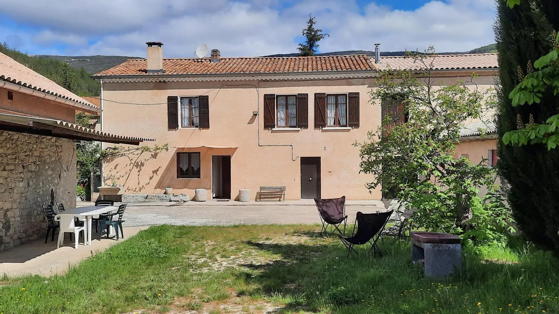 La Ferme D'Yvette Et Zou, Au Coeur Des Baronnies Provencales, Pour Un Sejour En Famille Ou Entre Amis Villa Barret-sur-Meouge 0*,  France